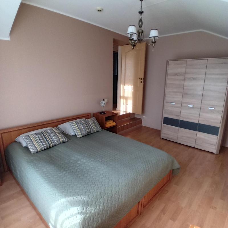 Family Room image 4