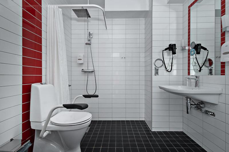 Superior Twin Room image 3