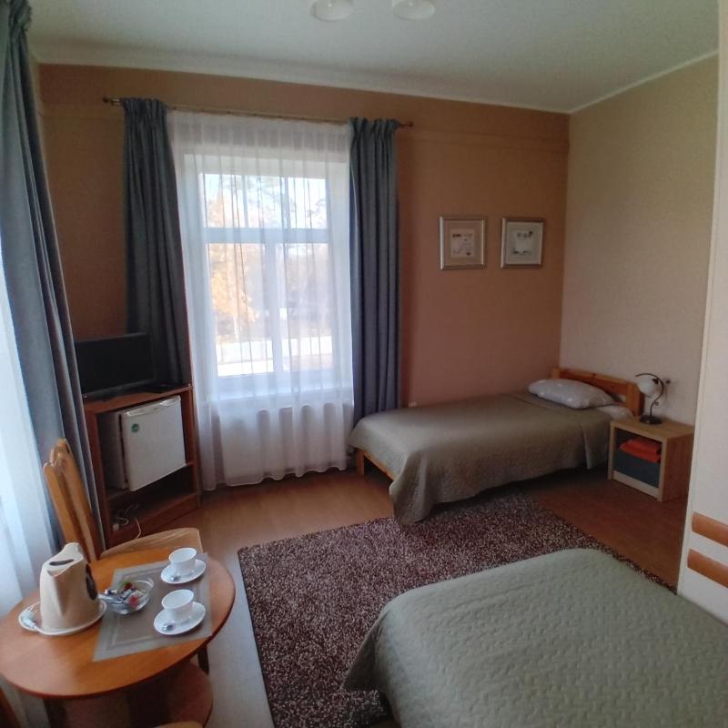 Standard Twin Room image 3