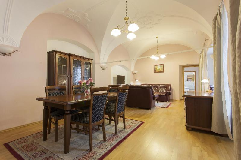 One-Bedroom Apartment image 2