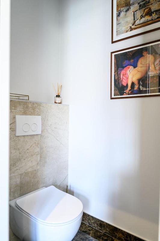 Engadin Suite in Heart of City - image 8