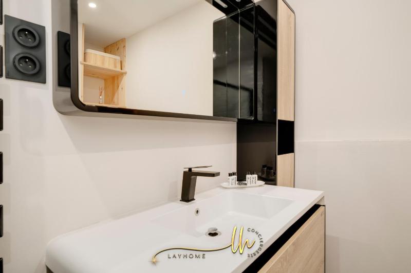 Chaleureux lumineux et confortable F2 rénové en plein coeur de Nancy - image 26