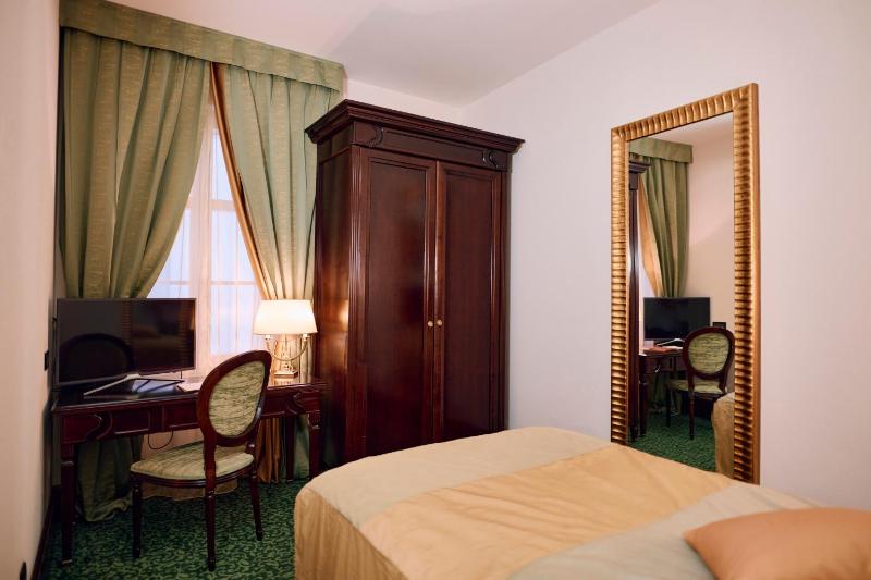 Standard Single Room image 3