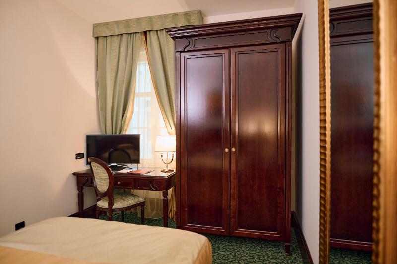 Standard Single Room image 4
