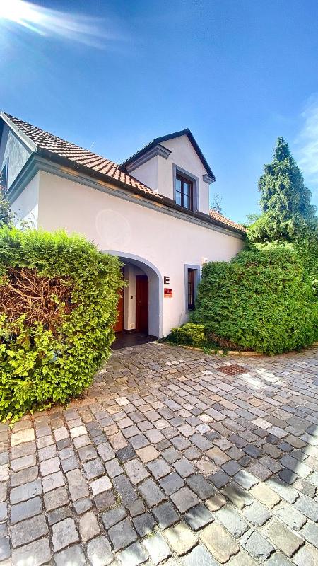 Quadruple Room with Garden View image 1