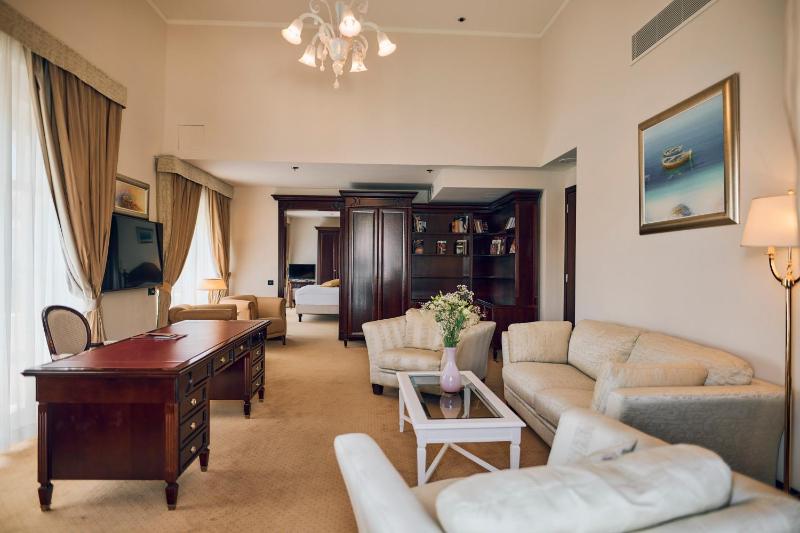 Presidential Suite with Sea View and Balcony image 3