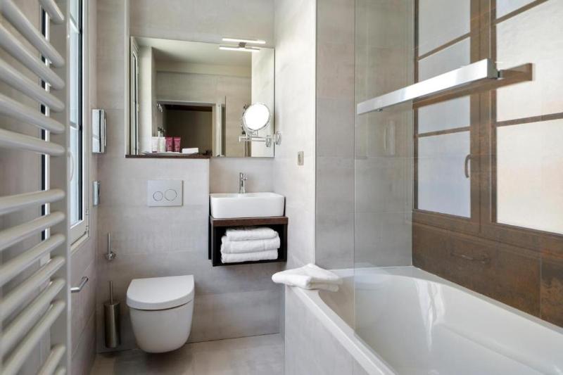 Double Room image 2
