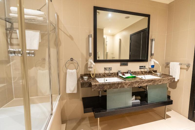 Executive Suite image 2