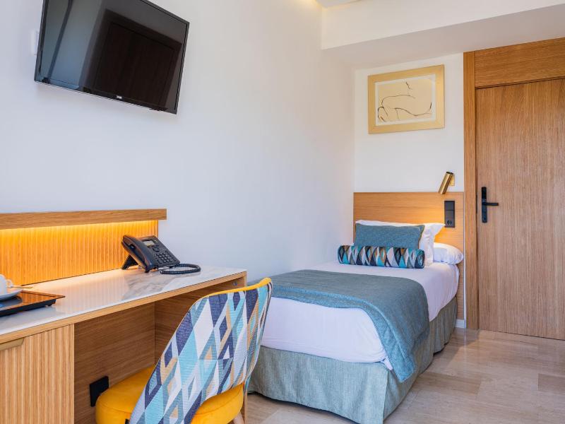 Single Room (1 Adult) image 3