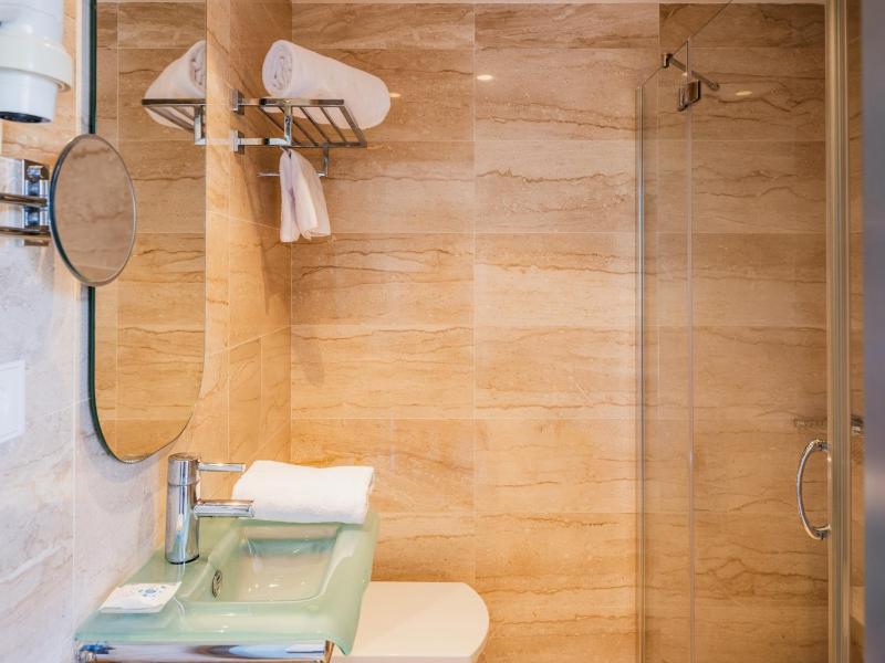 Single Room (1 Adult) image 2