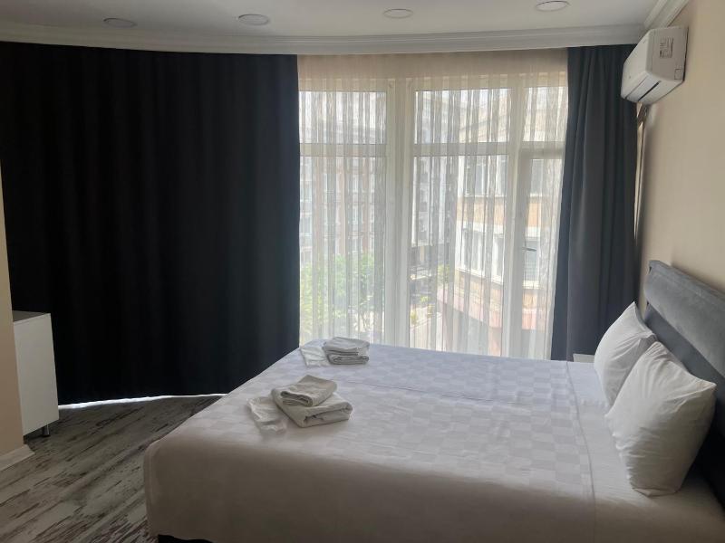 Deluxe Double Room image 4