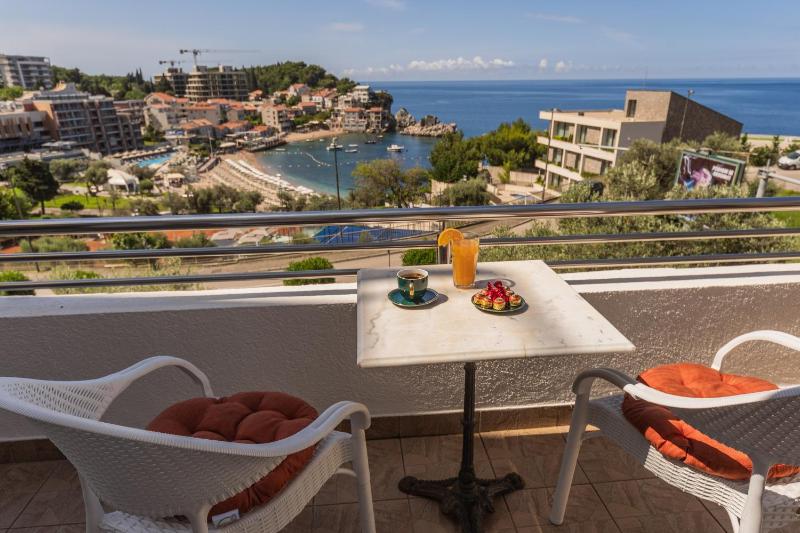 Two-Bedroom Apartment with Sea View image 1