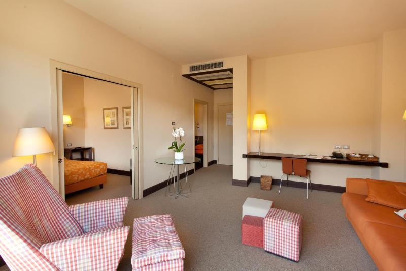 Junior Suite with One King Bed and Sofa Bed  image 4