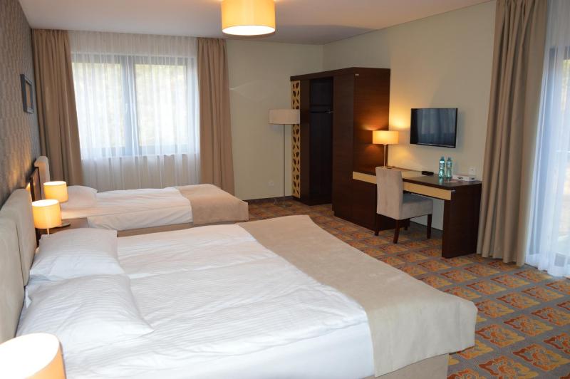 Triple Room with Private Bathroom image 4