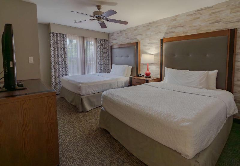 One-Bedroom Queen Suite with Two Queen Beds - Non-Smoking image 1
