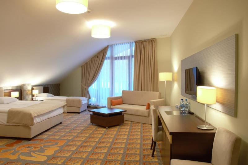 Quadruple Room with Private Bathroom image 4