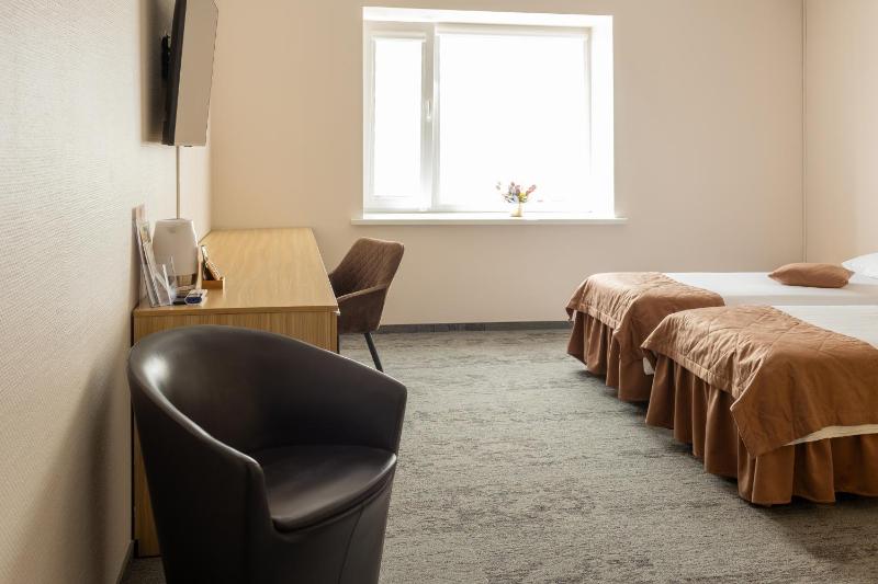Budget Double Room image 3
