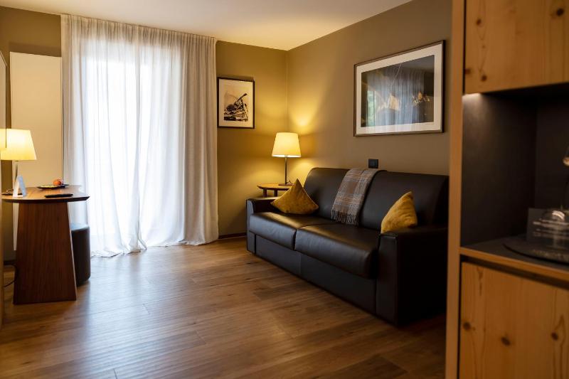 Suite with Mountain View image 4