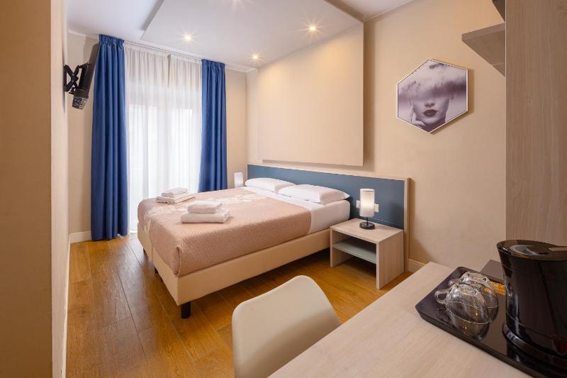 Standard Double or Twin Room image 3