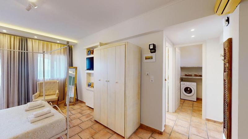Suite with Sea View image 3