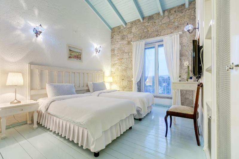 Standard Double or Twin Room image 1