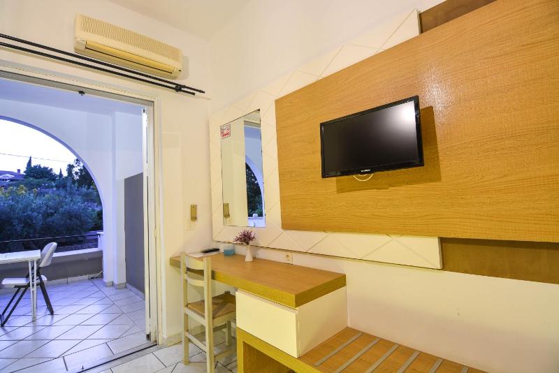 Deluxe Double Room image 4
