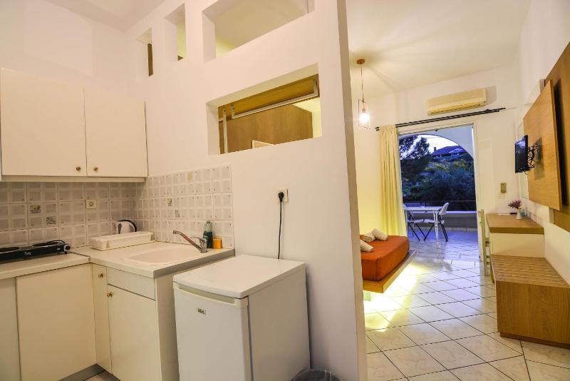 Deluxe Double Room image 3