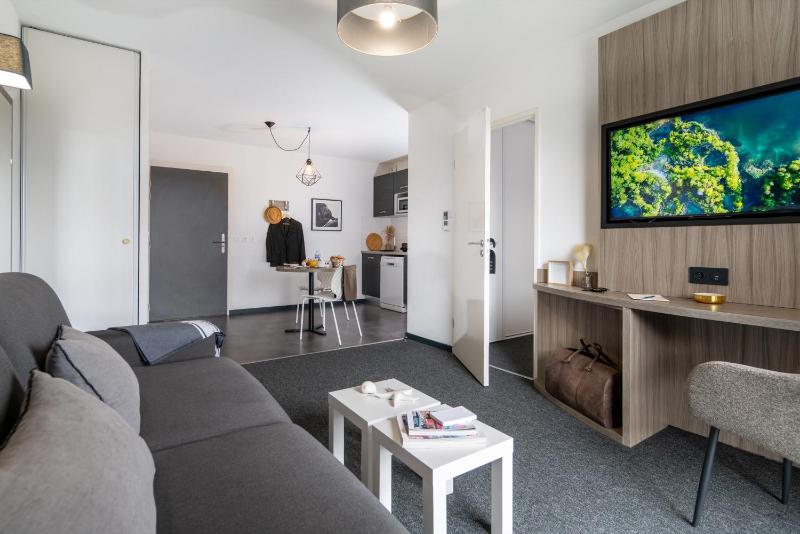 Apartment image 3