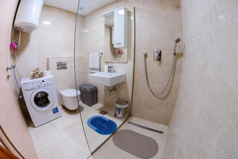 Square Inn - image 5