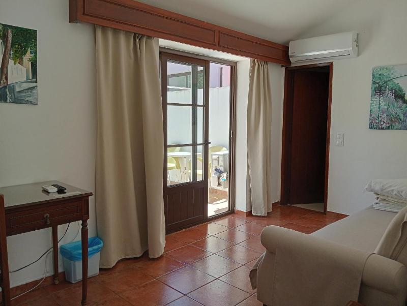 Junior Suite with Garden View image 4