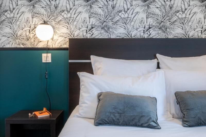 One-Bedroom Apartment image 3
