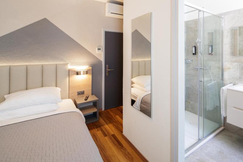 Budget Double Room image 2