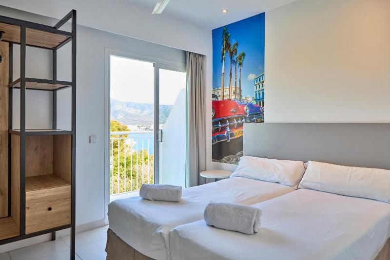 Double Room image 1