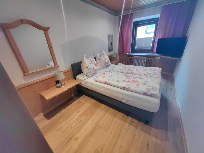 Comfort Two-Bedroom Apartment with Balcony image 2