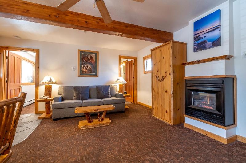 One-Bedroom Apartment image 4