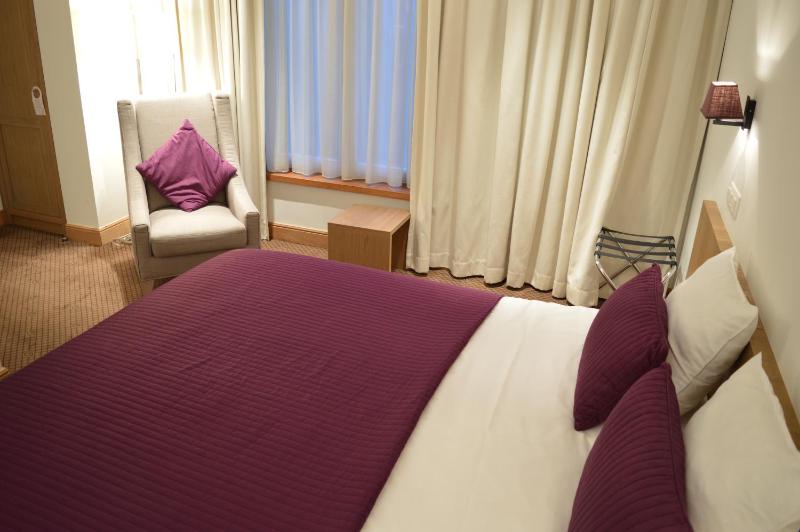 Deluxe Double Room image 2