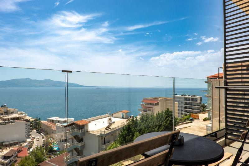 Double Room with Sea View image 4