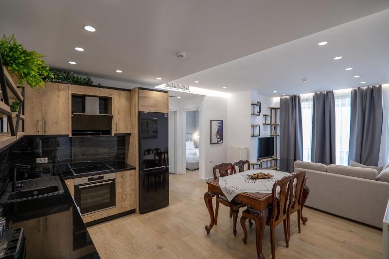 Two-Bedroom Suite with Terrace and Sea View image 3