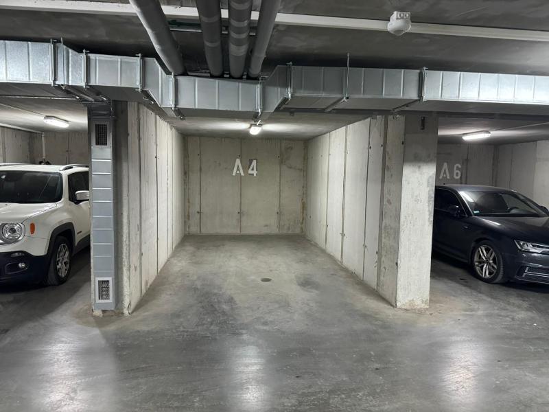 ARIA Luxury Apartment with free Private Garage - image 3