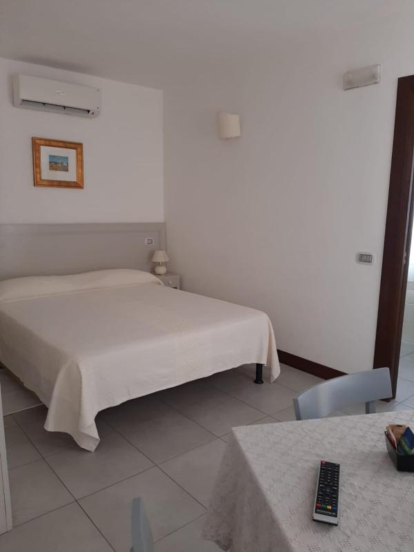 Double Room image 4