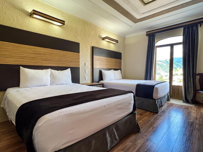Superior Quadruple Room image 1