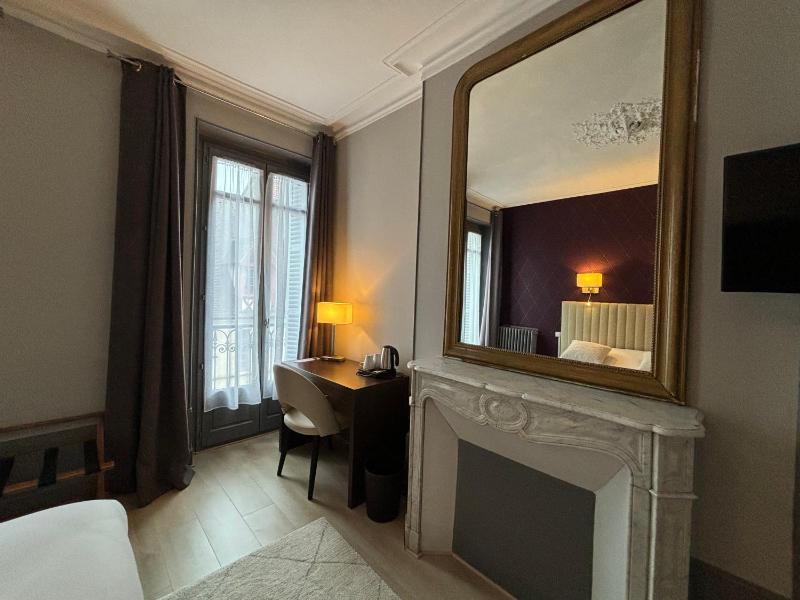 Double Room image 2