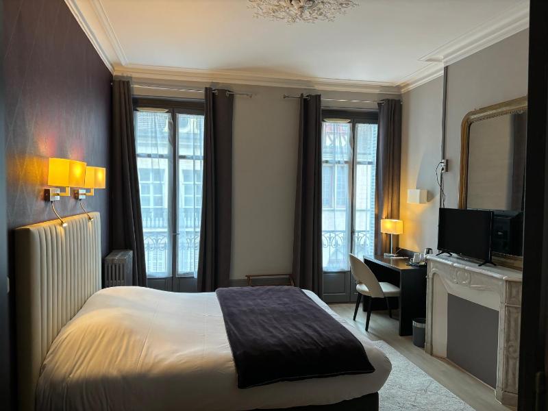 Superior Double Room image 3