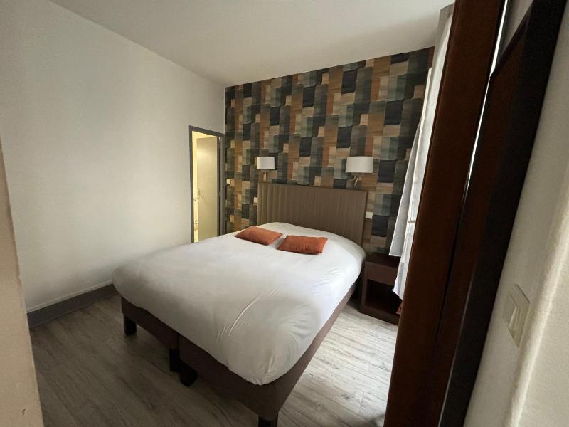 Double Room image 4