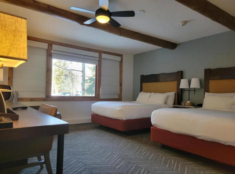 Lodge Queen Room with Two Queen Beds image 2