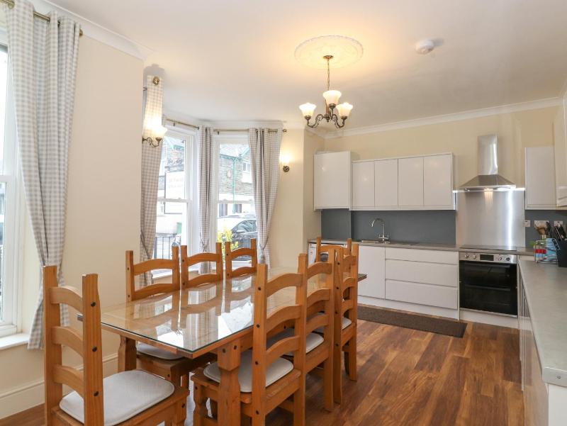 Melbreak House 2 - image 12