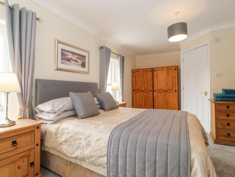 Melbreak House 2 - image 23