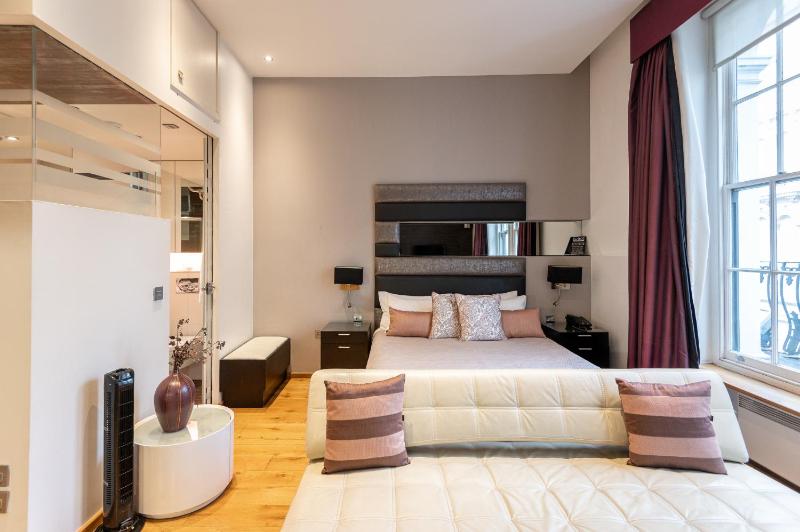 Triple Studio image 3