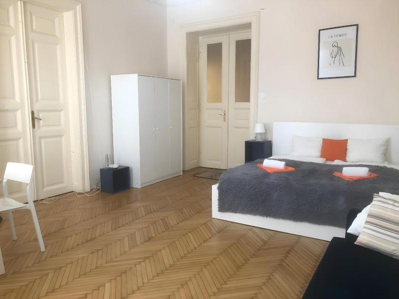 Chic Central Rooms Images