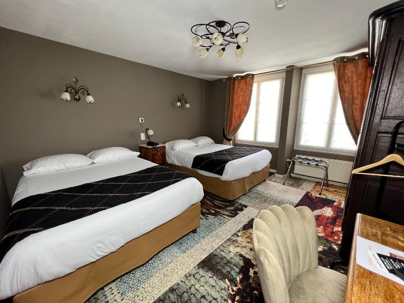 Quadruple Room image 4